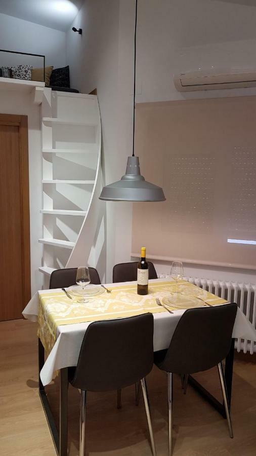 Estudio Atico Con Altillo โอว์เรนเซ ภายนอก รูปภาพ