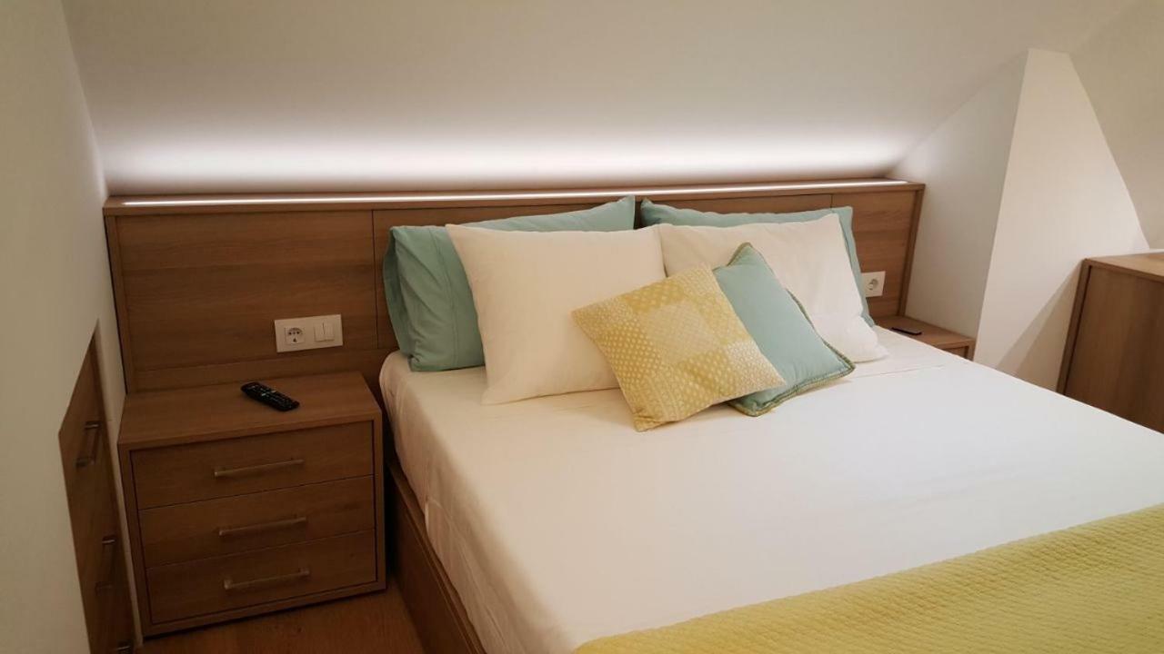 Estudio Atico Con Altillo โอว์เรนเซ ภายนอก รูปภาพ