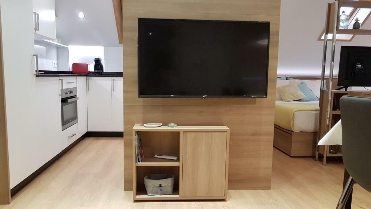 Estudio Atico Con Altillo โอว์เรนเซ ภายนอก รูปภาพ